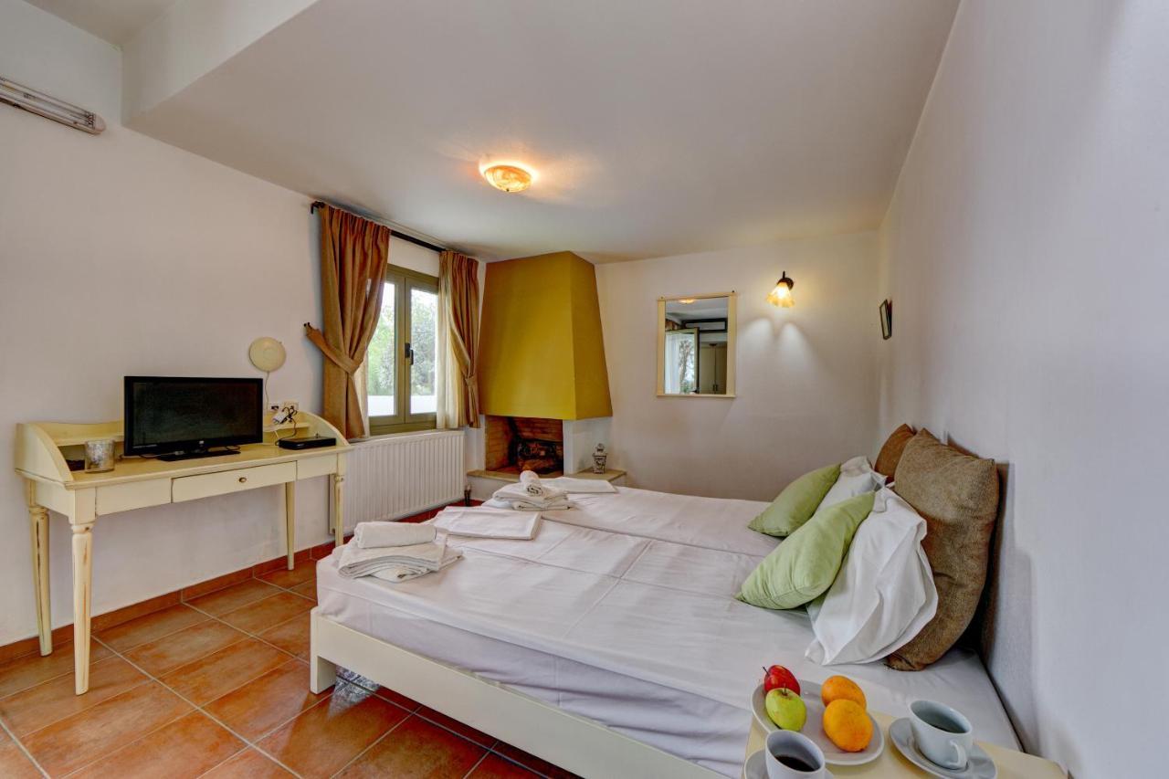Mourtzanakis Residence - Traditional Eco Hotel In Achlada Ngoại thất bức ảnh